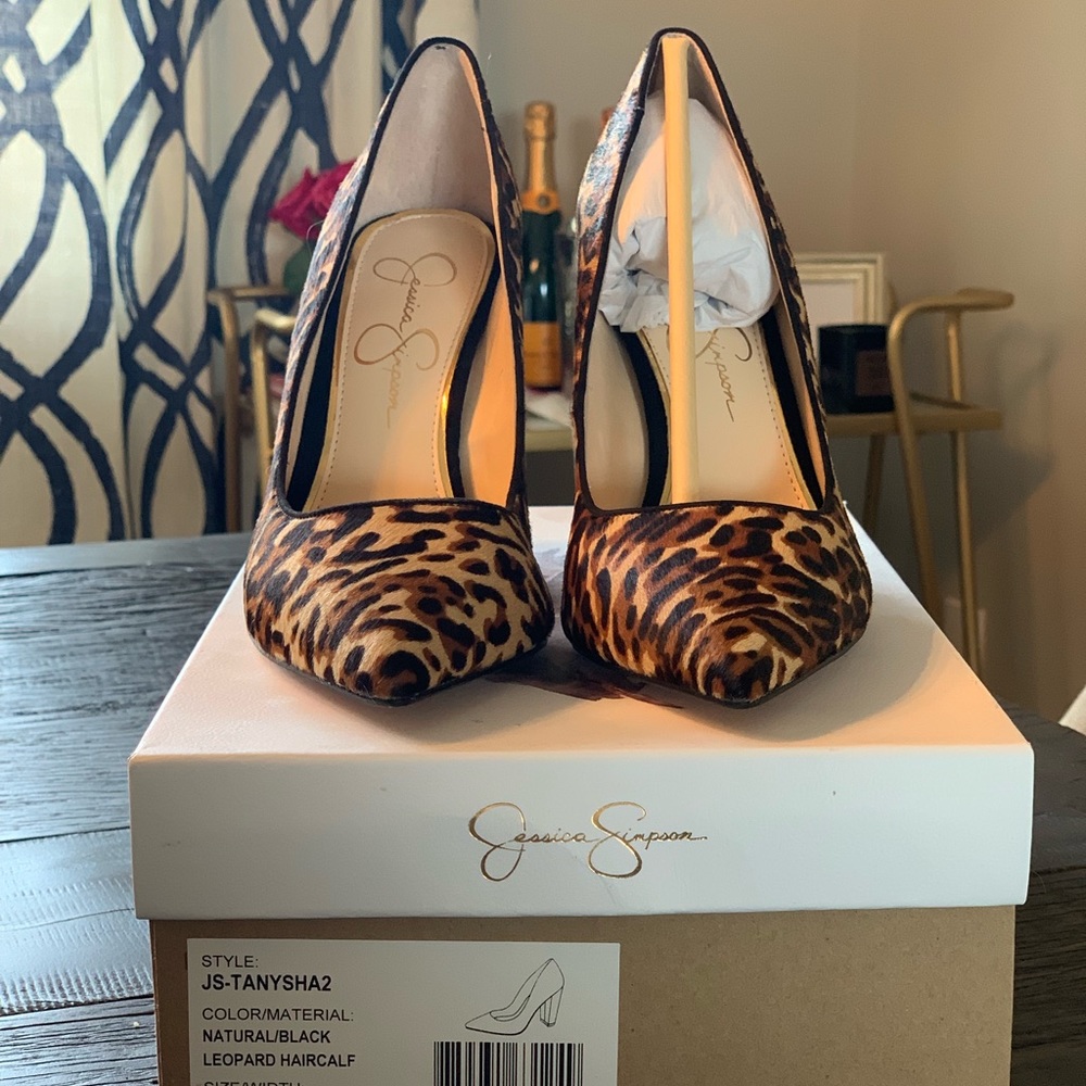 BRAND NEW Jessica Simpson Leopard Pump